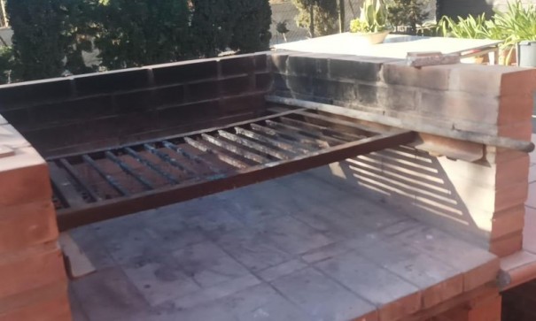 Återförsäljning - Fristående villa -
Elche