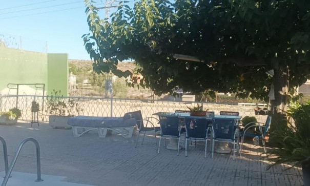 Återförsäljning - Fristående villa -
Elche