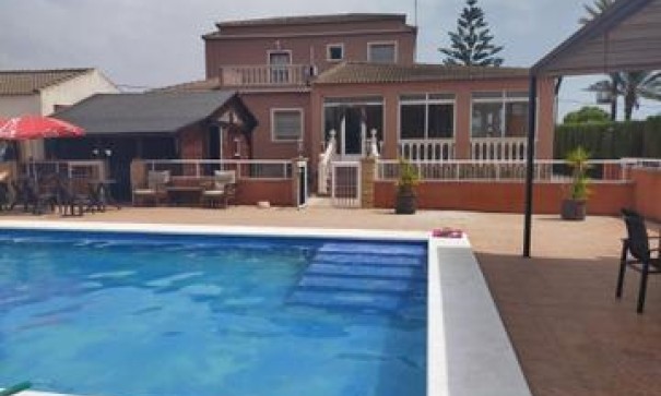 Sale - Detached Villa -
Elche