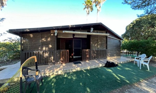 Återförsäljning - Finca lantlig egendom -
Orihuela