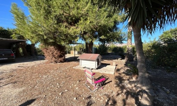 Återförsäljning - Finca lantlig egendom -
Orihuela