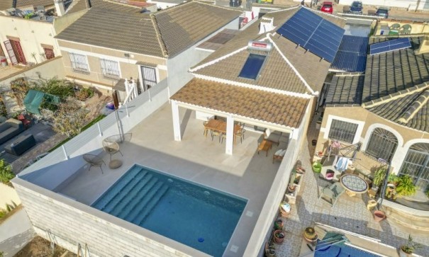 Sale - Detached Villa -
Torrevieja