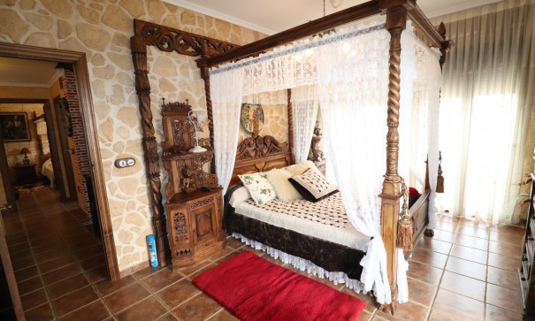 Venta - Chalet Independiente -
Daya Nueva