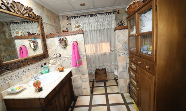 Venta - Chalet Independiente -
Daya Nueva