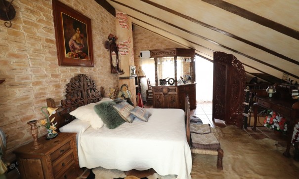 Venta - Chalet Independiente -
Daya Nueva