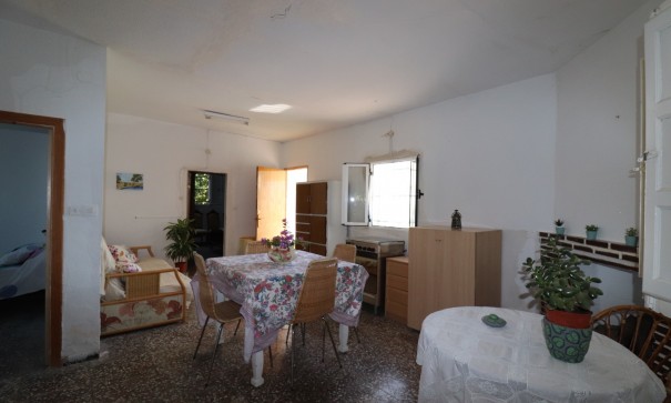 Videresalg - Finca landejendom -
Albatera