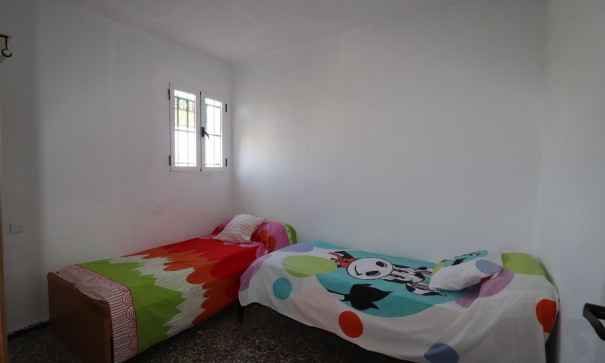 Videresalg - Finca landejendom -
Albatera