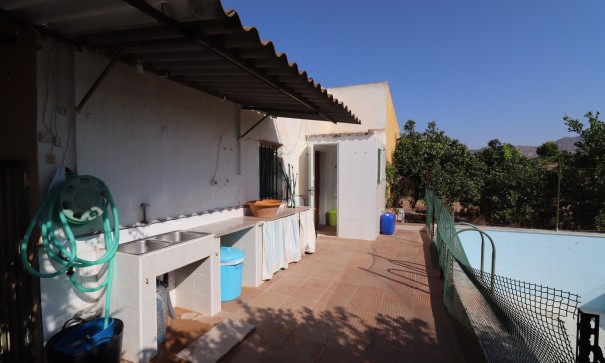 Videresalg - Finca landejendom -
Albatera