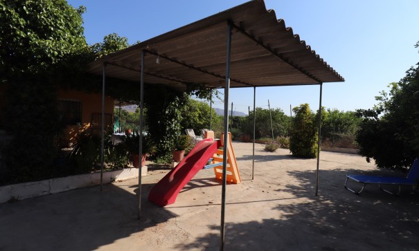 Videresalg - Finca landejendom -
Albatera