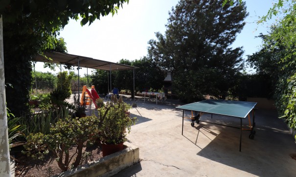 Videresalg - Finca landejendom -
Albatera