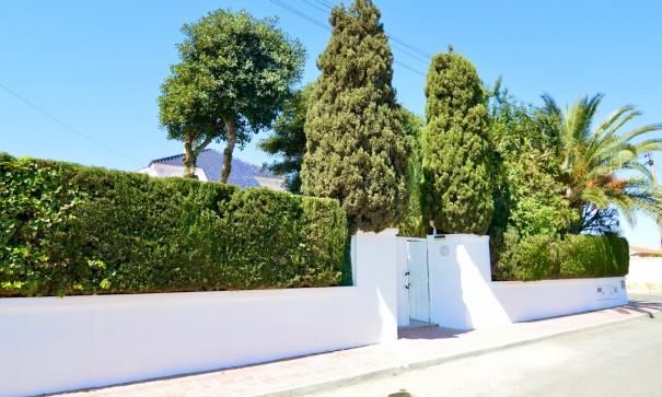 Sale - Detached Villa -
Torrevieja - Torreta-Florida