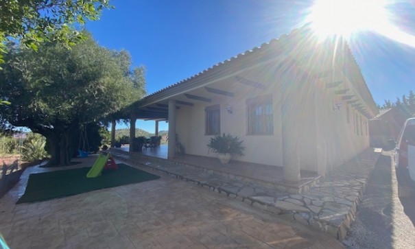 Återförsäljning - Finca lantlig egendom -
Murcia