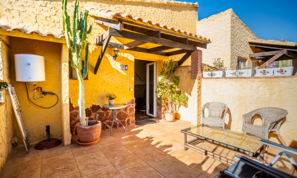 Herverkoop - Commercieel -
Hondón de las Nieves - Hondón De Las Nieves