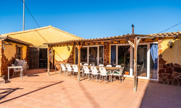 Herverkoop - Commercieel -
Hondón de las Nieves - Hondón De Las Nieves