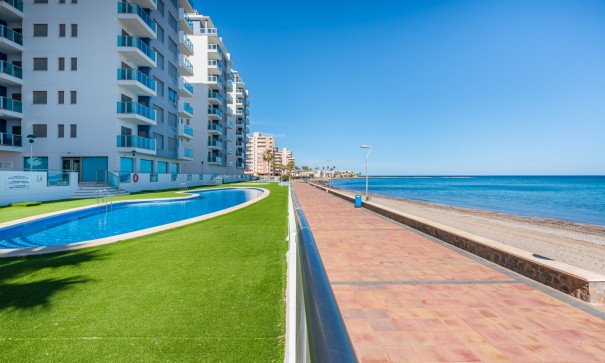 Revente - Appartement -
La Manga del Mar Menor - La Manga