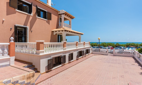 Videresalg - Byhus -
Guardamar del Segura