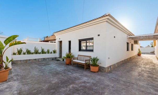 Sale - Detached Villa -
Torrevieja - El chaparral