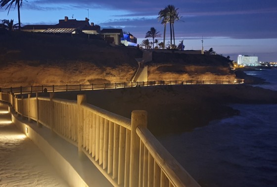 Sprzedaż - Apartament / Mieszkanie -
Cabo Roig