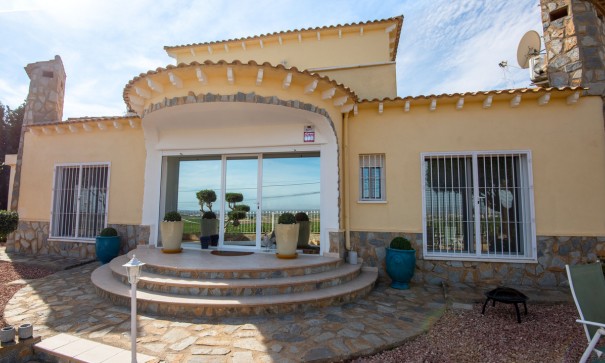 Återförsäljning - Fristående villa -
Algorfa