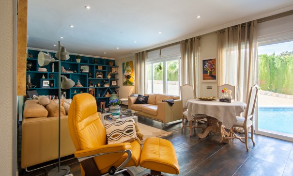 Återförsäljning - Fristående villa -
Algorfa