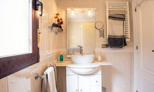 Återförsäljning - Fristående villa -
Algorfa