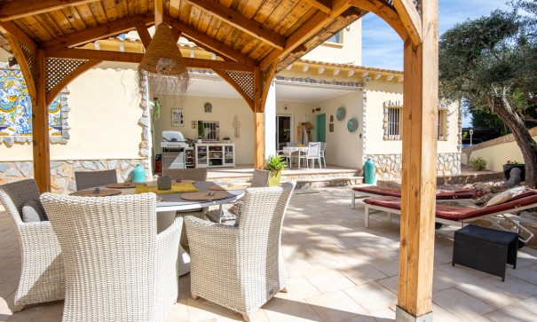 Återförsäljning - Fristående villa -
Algorfa