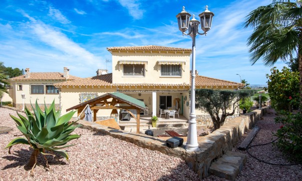 Återförsäljning - Fristående villa -
Algorfa