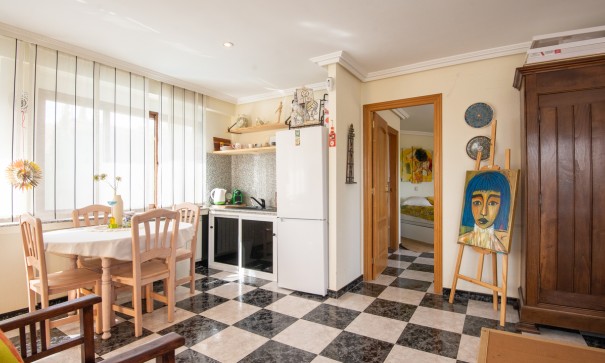 Återförsäljning - Fristående villa -
Algorfa