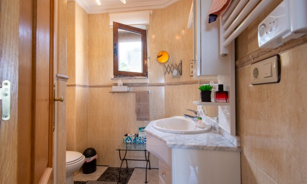 Återförsäljning - Fristående villa -
Algorfa