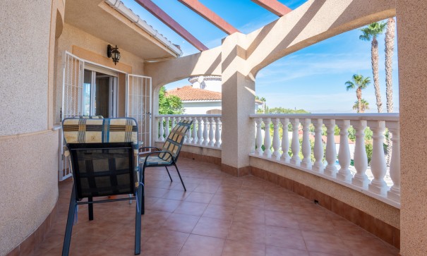 Återförsäljning - Fristående villa -
Algorfa