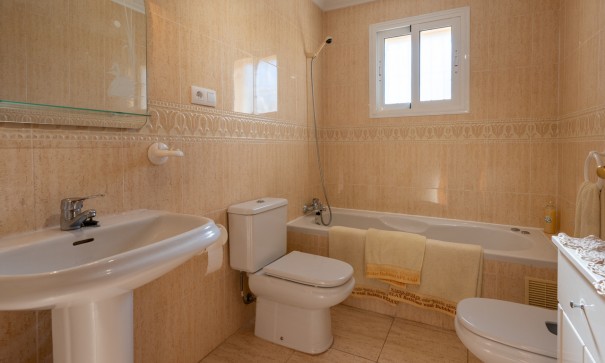 Återförsäljning - Fristående villa -
Algorfa