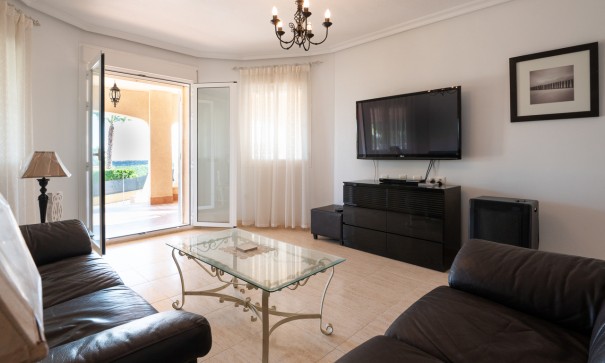 Återförsäljning - Fristående villa -
Algorfa