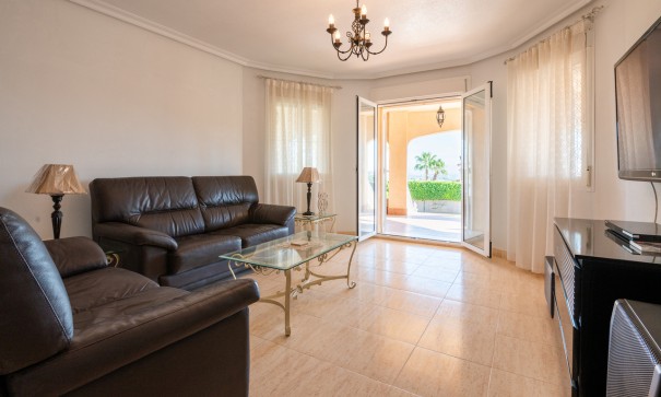 Återförsäljning - Fristående villa -
Algorfa