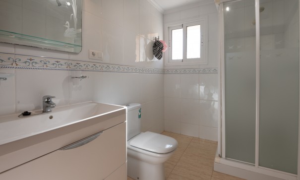 Återförsäljning - Fristående villa -
Algorfa