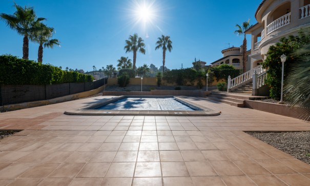 Återförsäljning - Fristående villa -
Algorfa