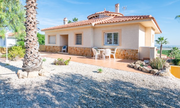 Återförsäljning - Fristående villa -
Algorfa