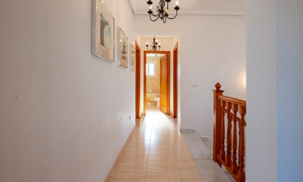 Återförsäljning - Fristående villa -
Algorfa