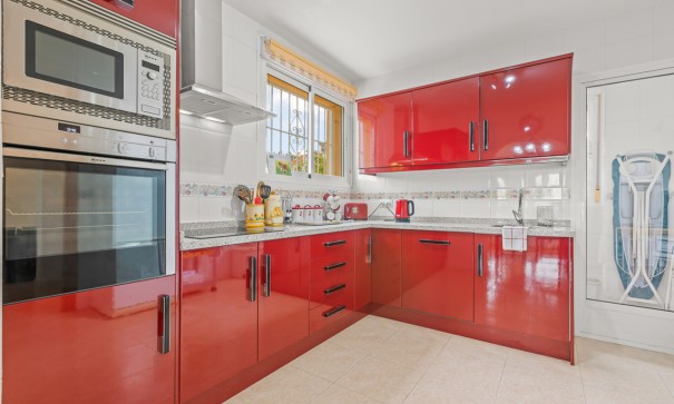 Herverkoop - Vrijstaande Villa -
Algorfa