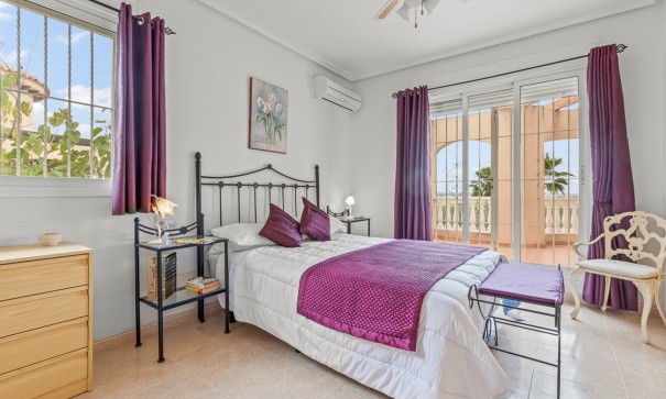 Herverkoop - Vrijstaande Villa -
Algorfa