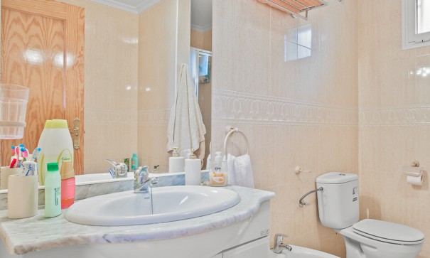 Herverkoop - Vrijstaande Villa -
Algorfa