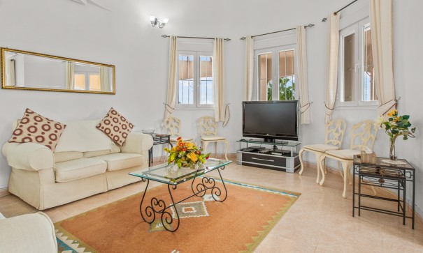 Herverkoop - Vrijstaande Villa -
Algorfa