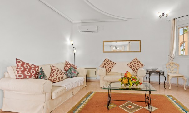 Herverkoop - Vrijstaande Villa -
Algorfa