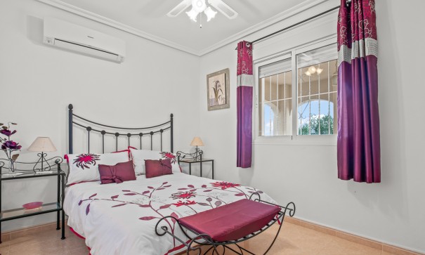 Herverkoop - Vrijstaande Villa -
Algorfa