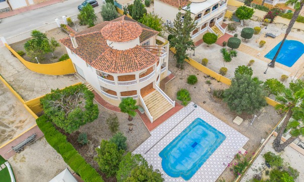 Herverkoop - Vrijstaande Villa -
Algorfa