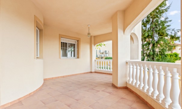 Herverkoop - Vrijstaande Villa -
Algorfa