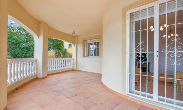 Herverkoop - Vrijstaande Villa -
Algorfa