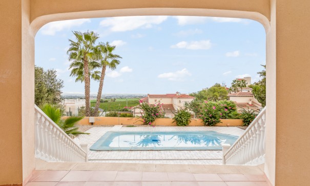 Herverkoop - Vrijstaande Villa -
Algorfa