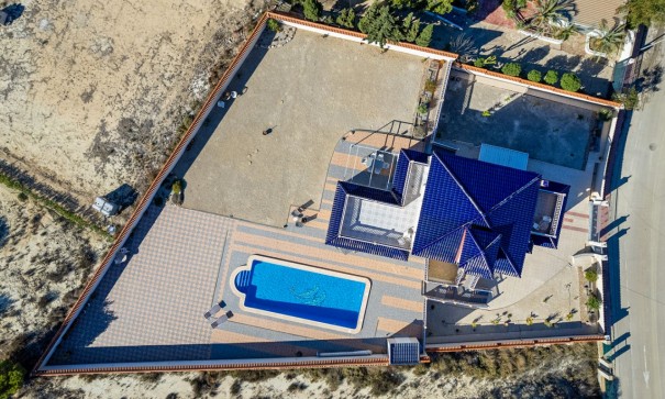 Sale - Detached Villa -
Almoradí - Lomas de La Juliana