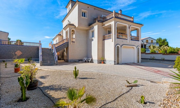 Sale - Detached Villa -
Almoradí - Lomas de La Juliana