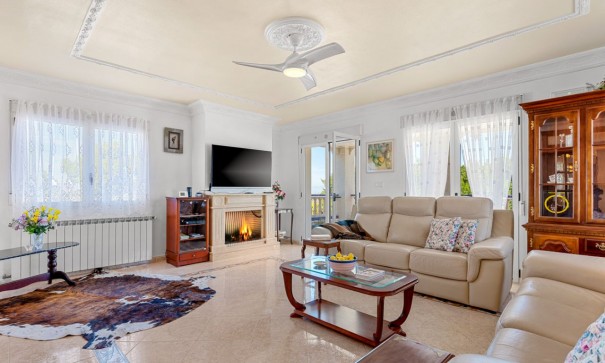 Sale - Detached Villa -
Almoradí - Lomas de La Juliana